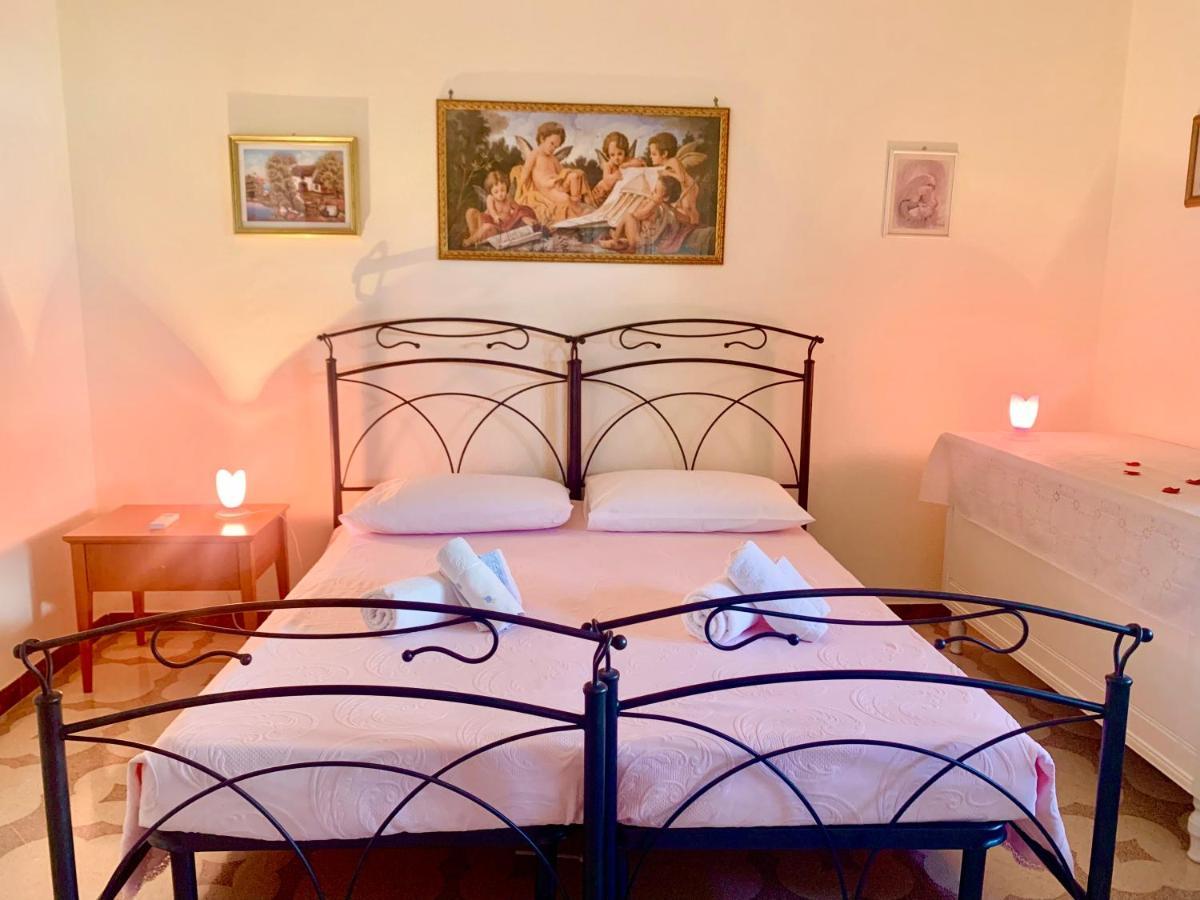 Bed & Breakfast Acquamarina Castro  Экстерьер фото