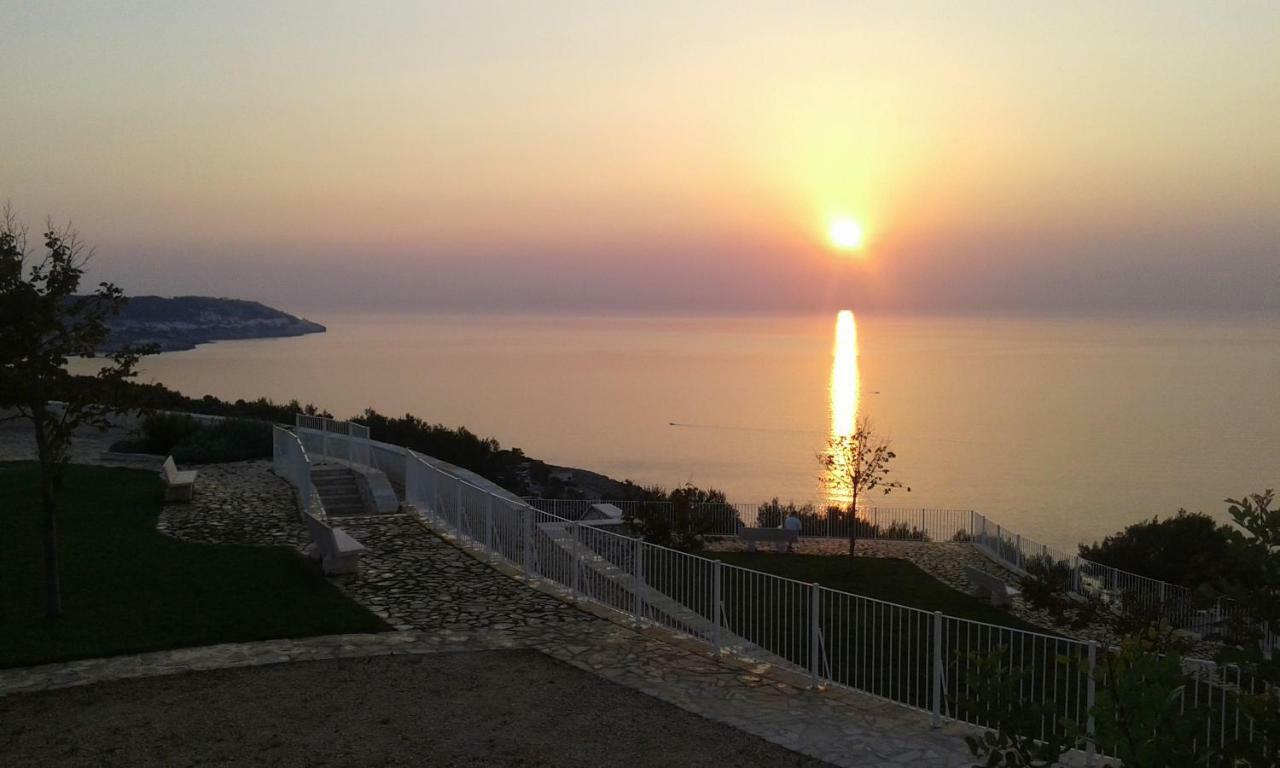 Bed & Breakfast Acquamarina Castro  Экстерьер фото